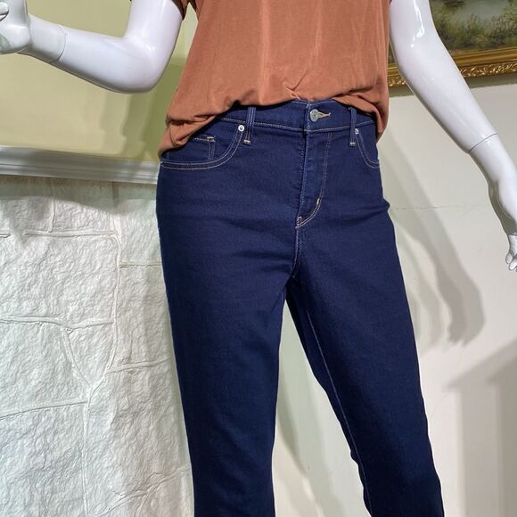 Levi’s 315 Shaping Bootcut Jeans - Picture 3 of 16